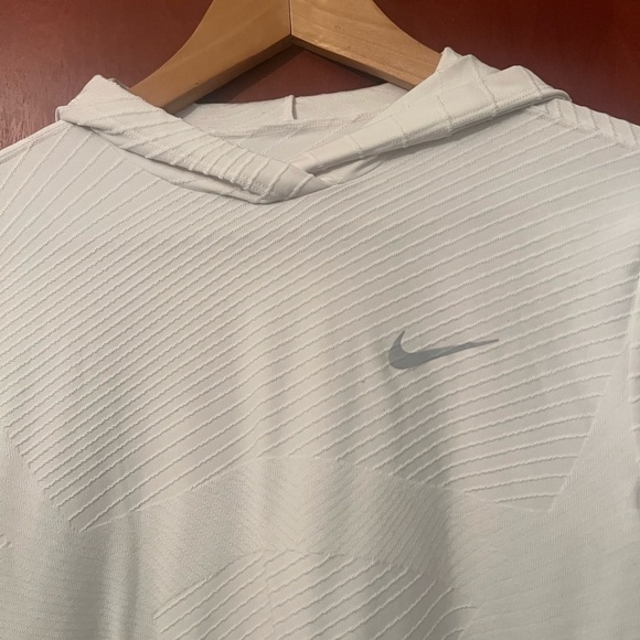 Nike Dri Fit Sphere Element Pullover Hoodie Cream Women's M [CU3381-133} - Picture 5 of 12